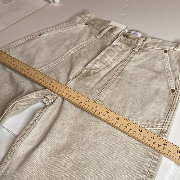 Calvin Klein Jeans Tan Washed Denim Relaxed Fit Unisex Jeans - Picture 13 of 15